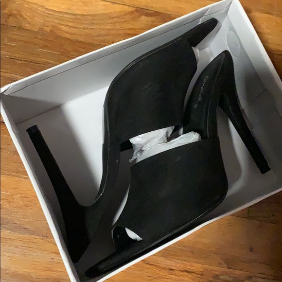 Black pointed heels - Picture 3 of 3